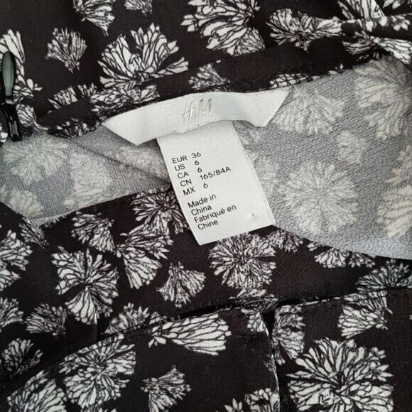 H&M Floral High Neck Mini Dress Flowy Lightweight B&W Sz 6 - Picture 14 of 15
